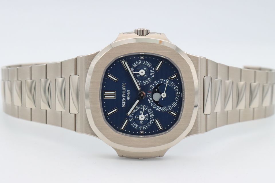 Patek Philippe Nautilus 5740/1G-001 Image 6